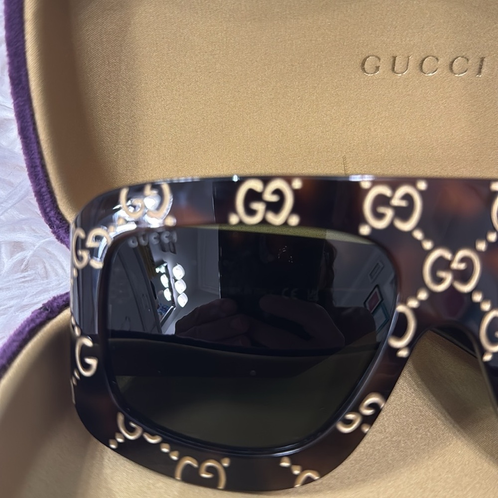 Gucci Brown Patterned Sunglasses - Picture 6 of 11